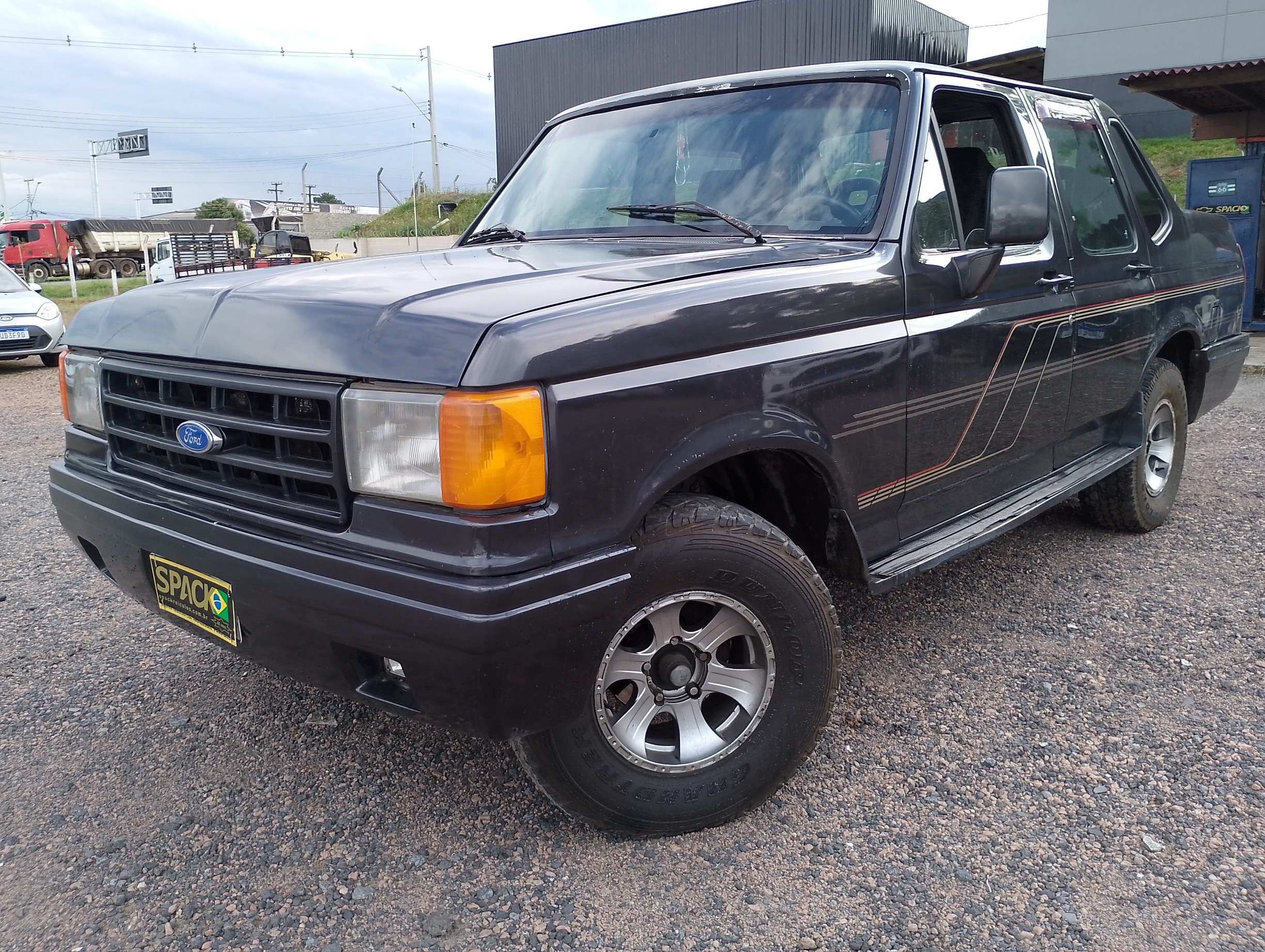 Ford F-1000 Lightning/Super 4.9i na cor Preto em Campo Largo / PR - 52008