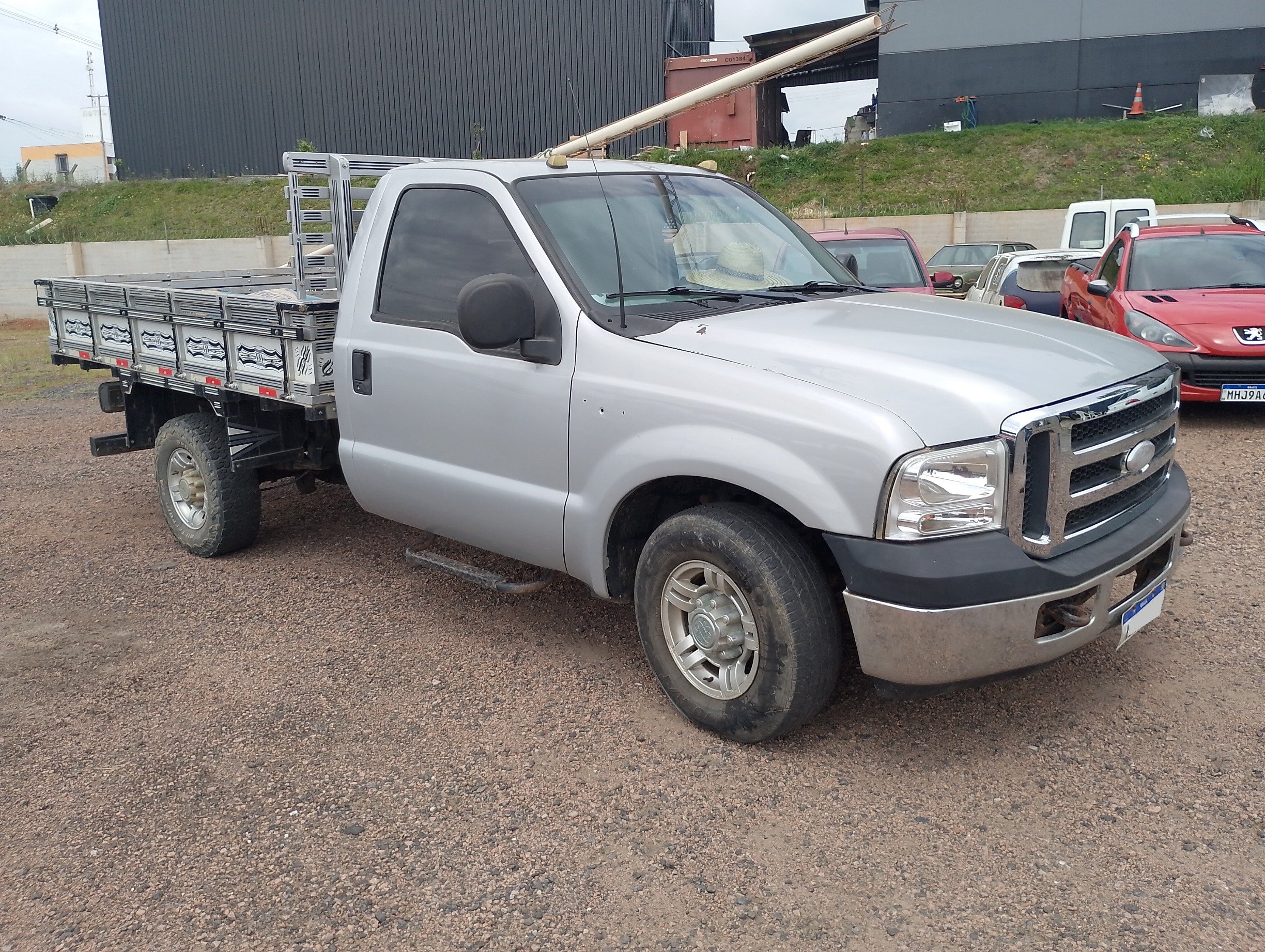 Ford F-350 2p (diesel)(E5) na cor Cinza em Campo Largo / PR - 52010