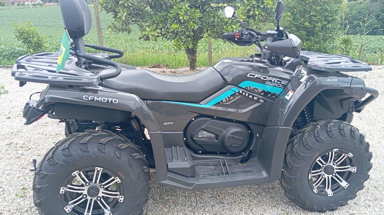 Audi Q3 Black S Line 1.4 TFSI S-tronic na cor Preto em Campo Largo / PR - 52026