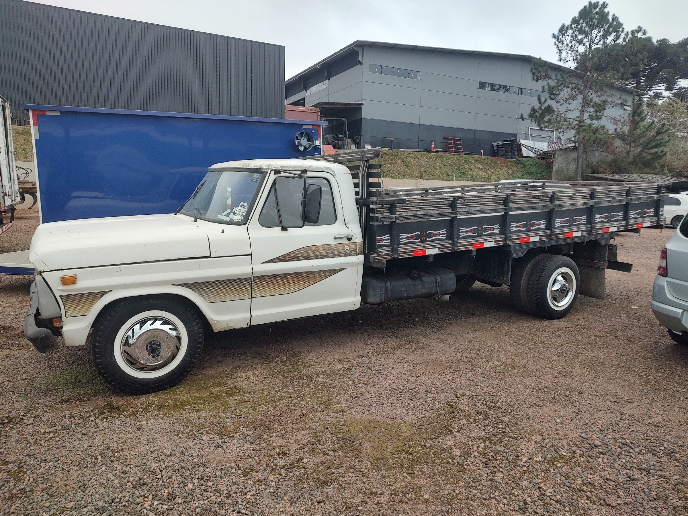 Ford F-4000 4x2 2p (diesel)(E5) na cor Branco em Campo Largo / PR - 52033
