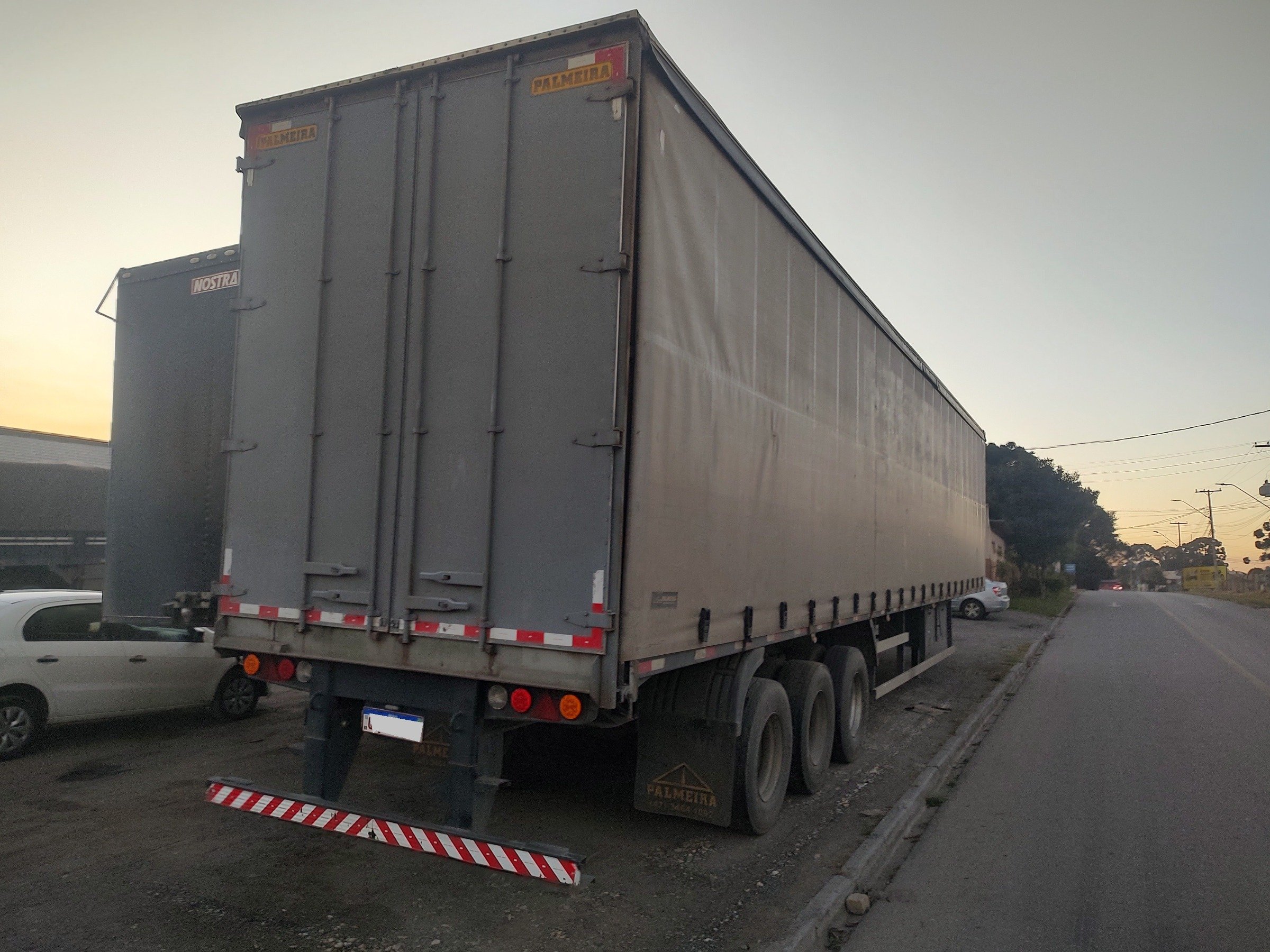 Audi Q3 Black S Line 1.4 TFSI S-tronic na cor Preto em Campo Largo / PR - 52036