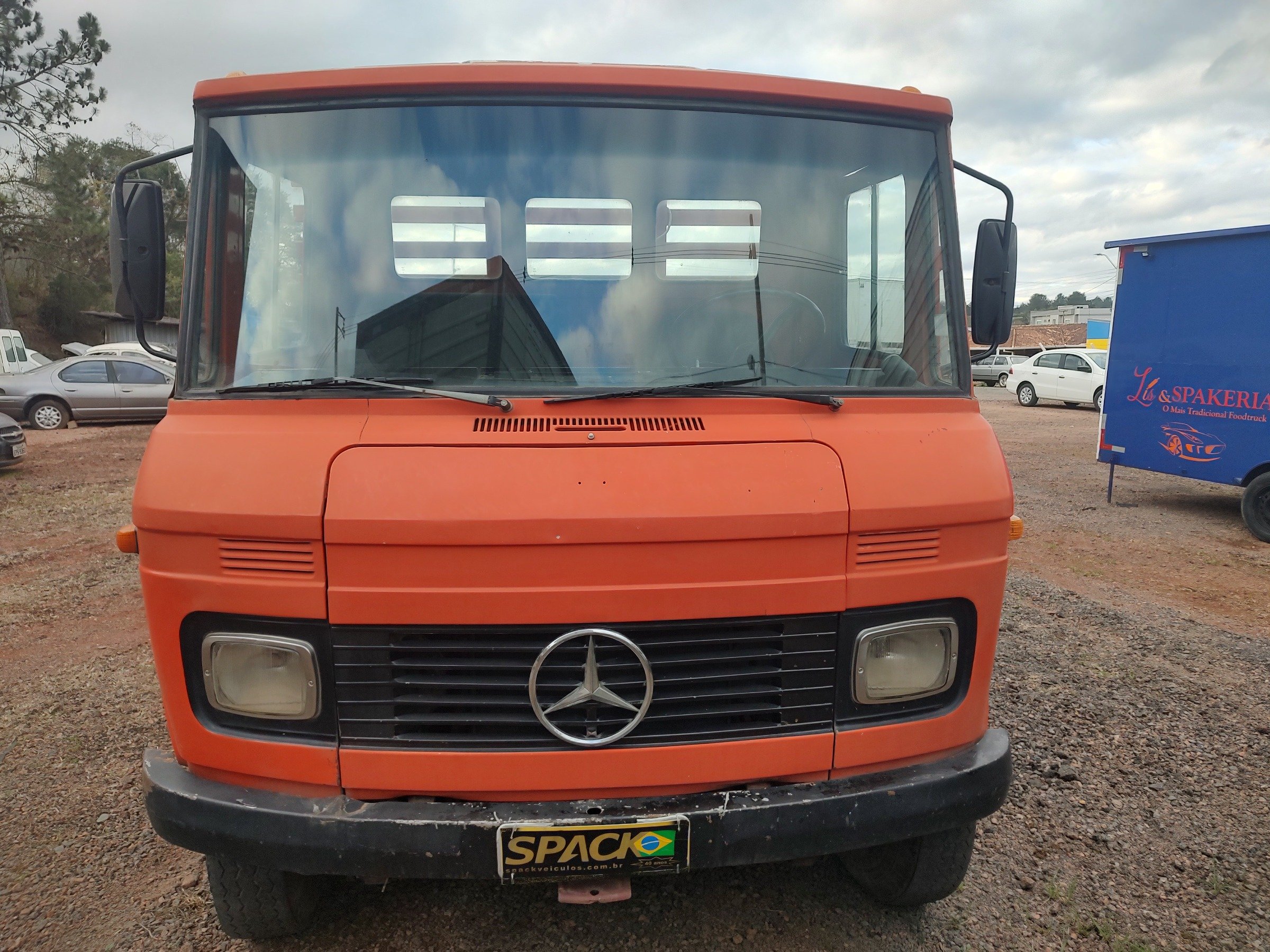 Mercedes-Benz 608 2p (diesel) na cor Vermelho em Campo Largo / PR - 52040