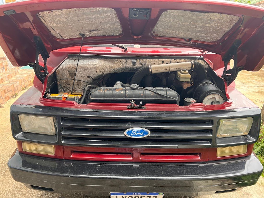 Ford Furglaine 3.9 Diesel na cor Vermelho em Campo Largo / PR - 52057