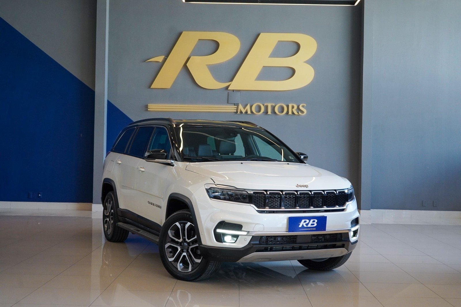 Jeep Commander Limited TD380 2.0 4x4 Die.Aut. na cor Branco em Florianópolis / SC - 52121