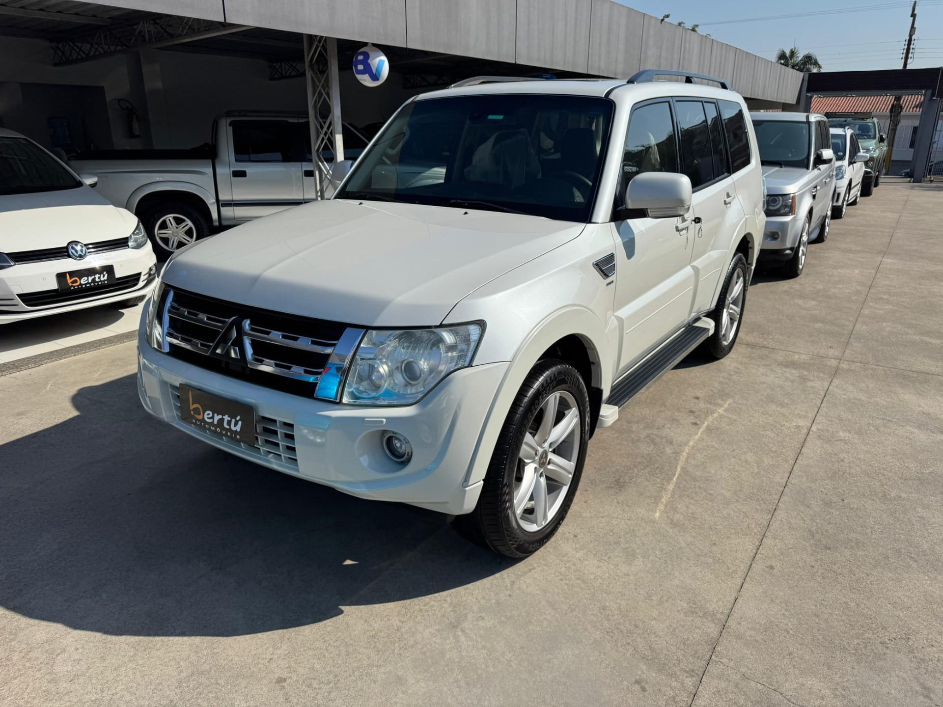 Mitsubishi Pajero GLS HPE/HPE Full 3.8 233cv 3p Aut na cor Branco em Tubarão / SC - 52265
