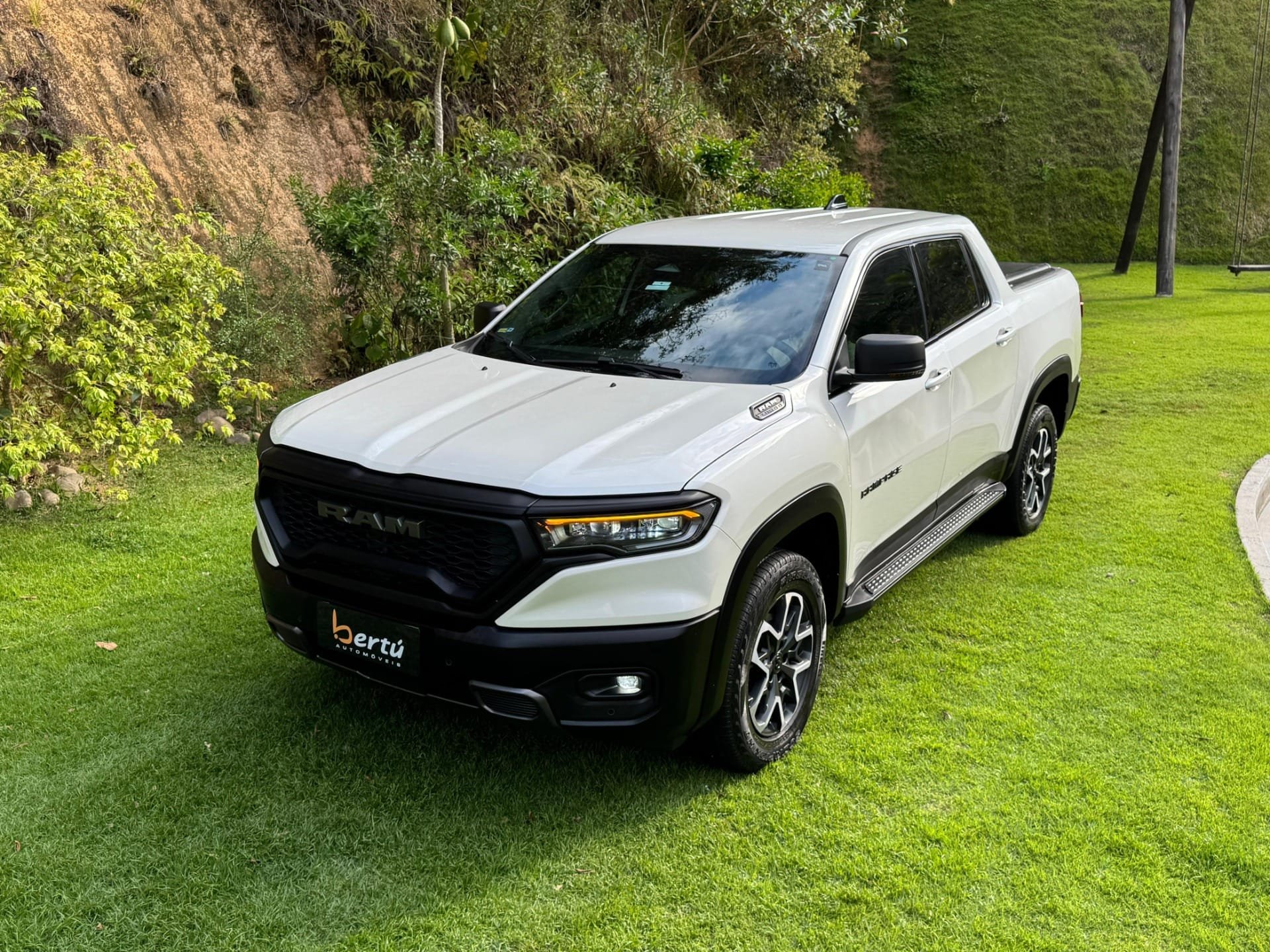 RAM Rampage REBEL 2.0 TB CD 4X4 Diesel Aut. na cor Branco em Tubarão / SC - 52270