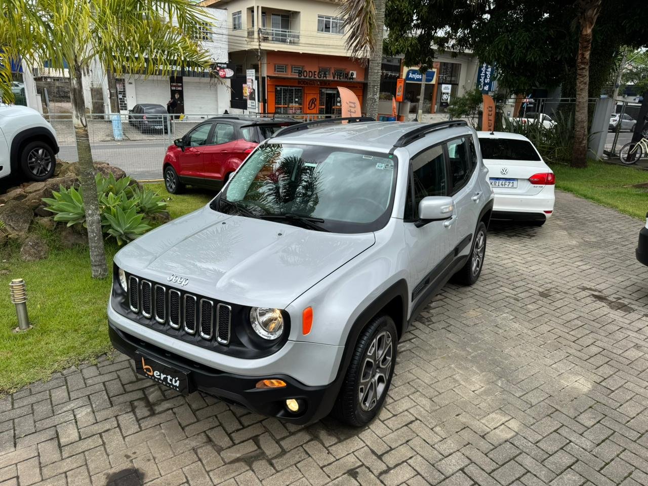 Jeep Renegade Longitude 2.0 4x4 TB Diesel Aut na cor Cinza em Tubarão / SC - 52273