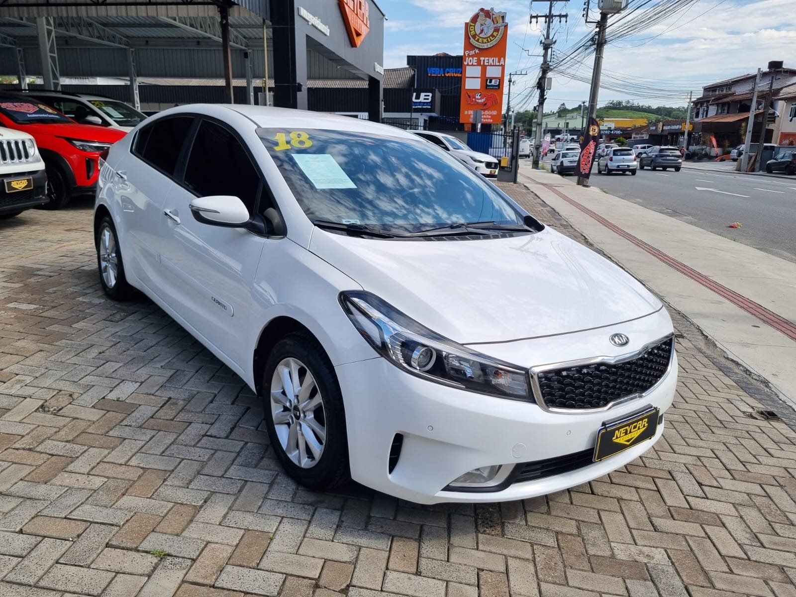 Kia Cerato 1.6 16V Aut. na cor Branco em Joinville / SC - 52427