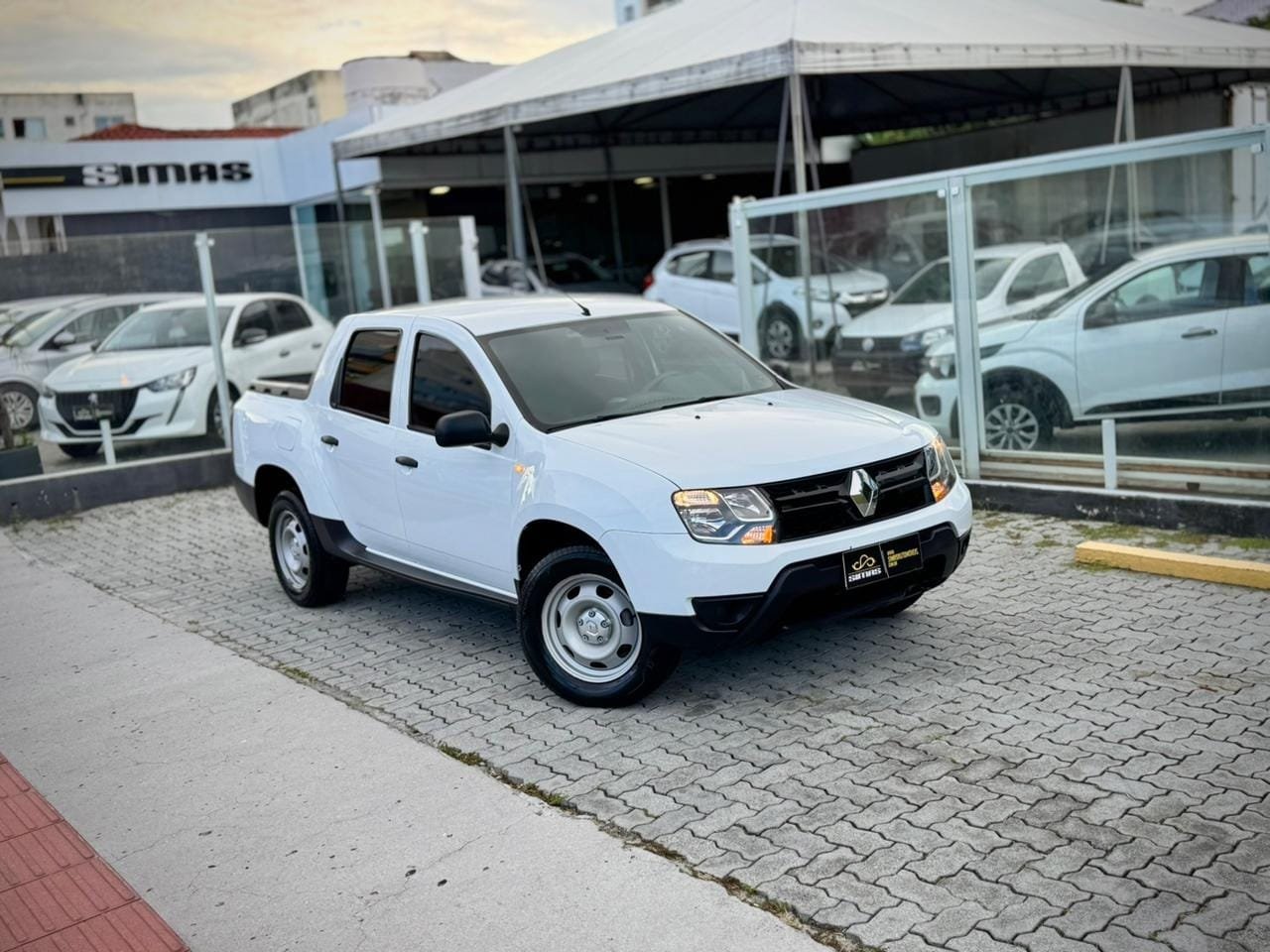 Renault Duster Oroch Expression 1.6 Flex 16V Mec na cor Branco em São José / SC - 52599