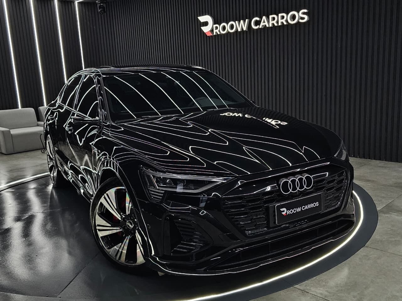 Audi Q8 E-Tron Sportb. Perf. Black (Elétrico) na cor Preto em Palhoça / SC - 53036