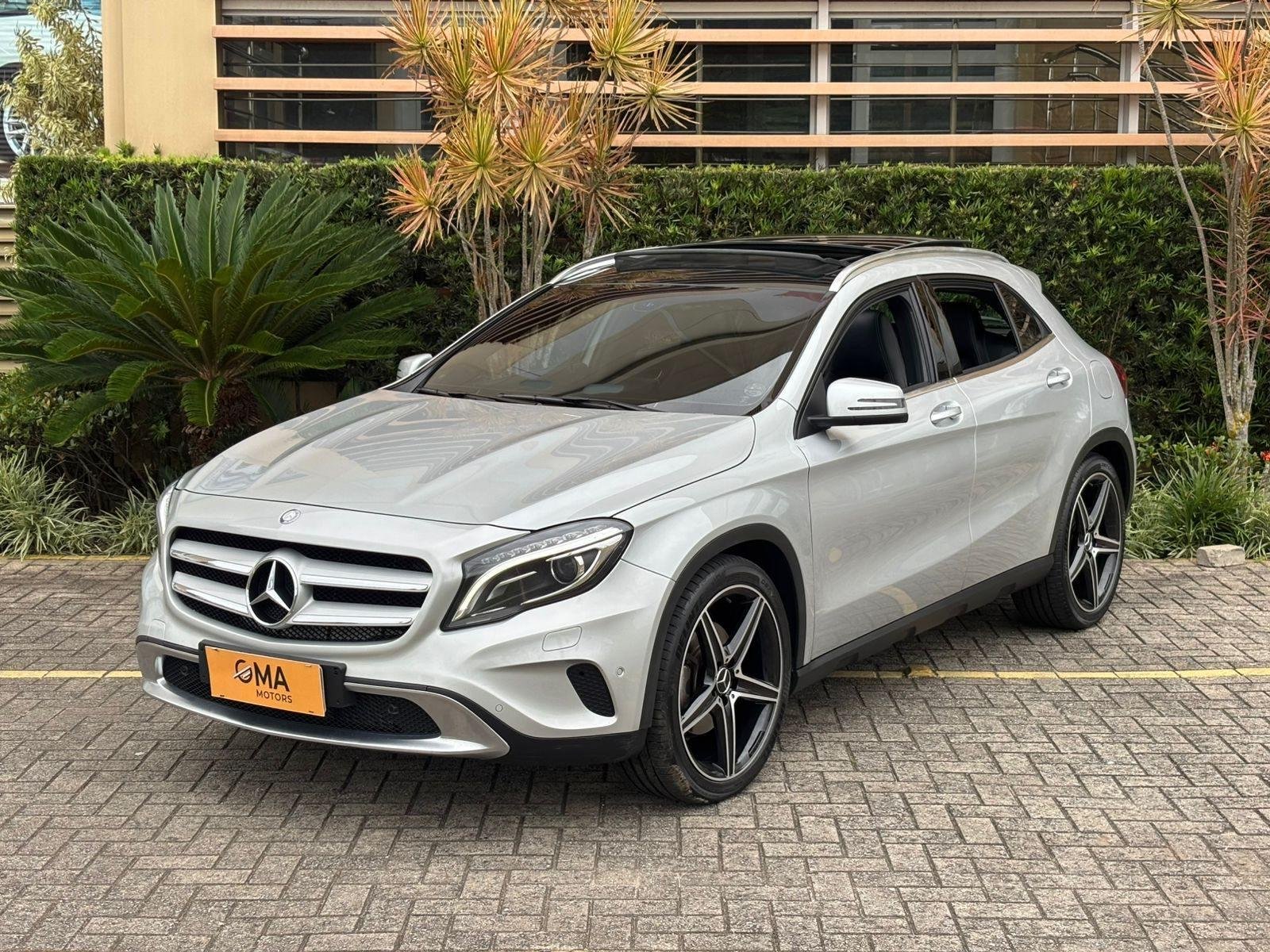 Mercedes-Benz GLA 250 Sport 2.0 TB 16V 4x2 211cv Aut. na cor Prata em São José / SC - 5309