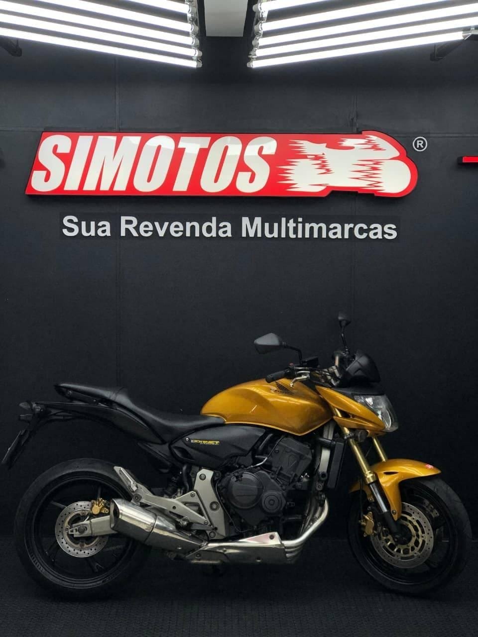Honda CB 600F HORNET  na cor Amarelo em Florianópolis / SC - 53173