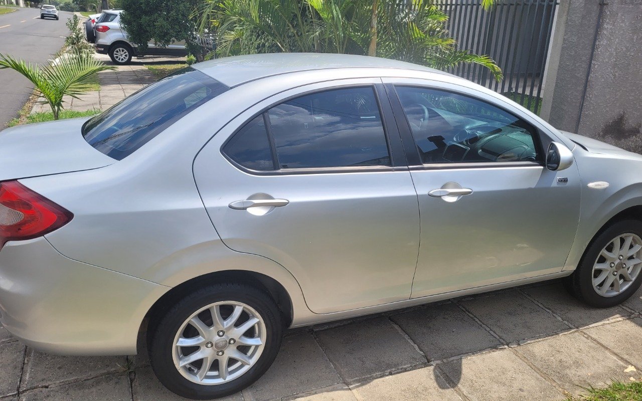 JAC J3 Turin Sedan 1.4 16V 4p Mec. na cor Cinza em Curitiba / PR - 532913