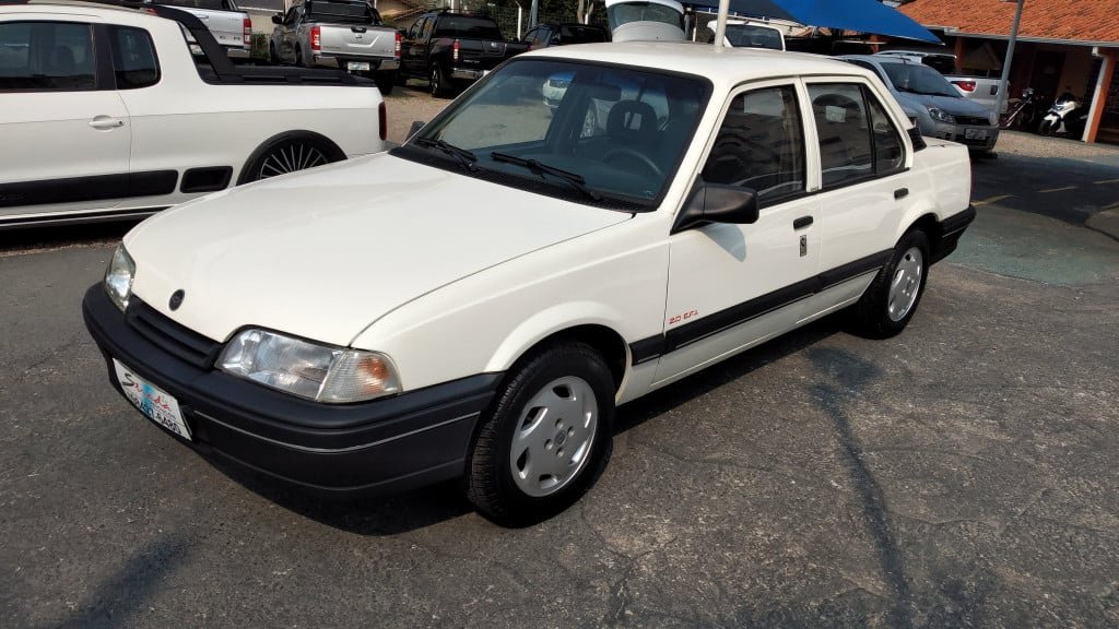 Chevrolet Monza GL 2.0 EFI/SL/L/650/Club/Barc.2e4p na cor Branco em Curitiba / PR - 53656