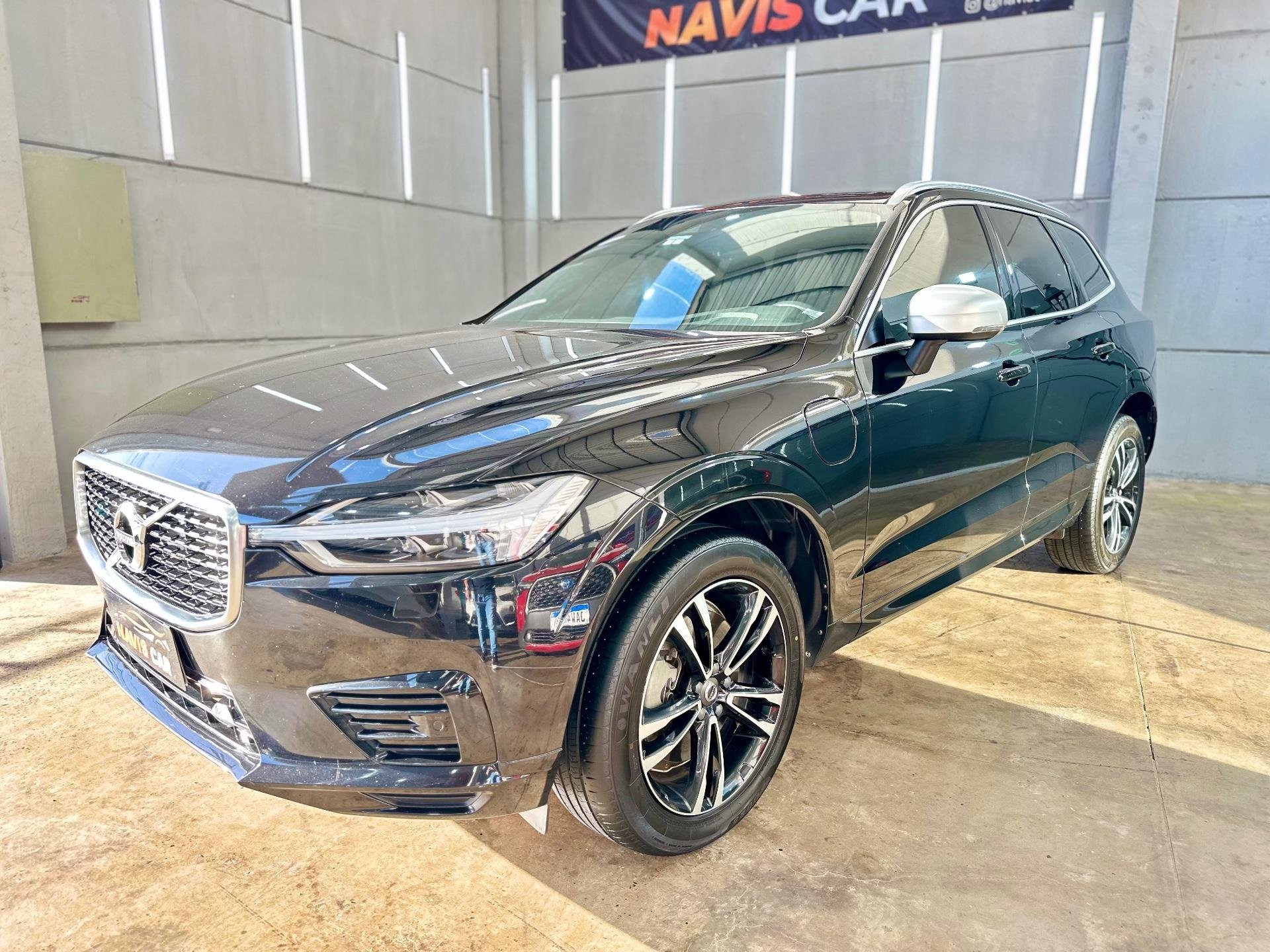 Volvo XC60 T-8 R-DESIGN 2.0 (Híbrido) na cor Preto no Porto Alegre / RS - 5374