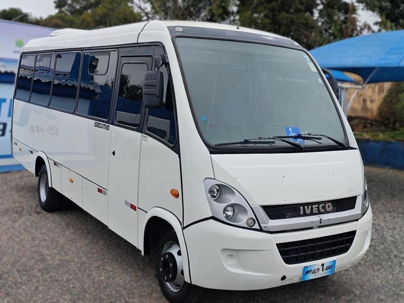 IVECO DAILY FURGONE 35S14 4p (diesel) na cor Branco em Curitiba / PR - 53957