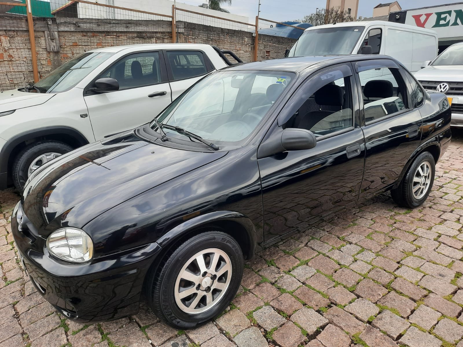 imagem de Sedan Sup./Classic 1.6 8v Aut/Mec