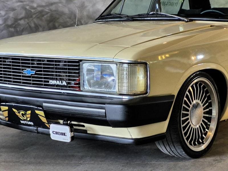 Chevrolet Opala Comodoro/Comod. SLE 4.1/2.5 na cor Bege no Cachoeirinha / RS - 545