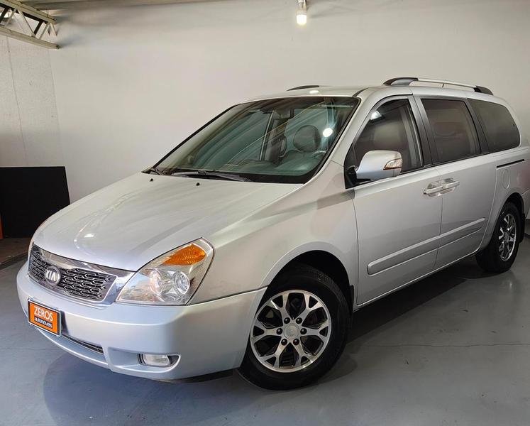 Kia Carnival EX 3.5 V6 24V 276/272cv Aut. na cor Prata em Curitiba / PR - 54913