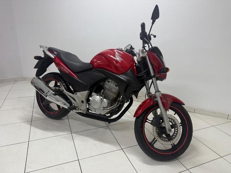 Honda CB 300R/ 300R FLEX  na cor Vermelho em Curitiba / PR - 55030