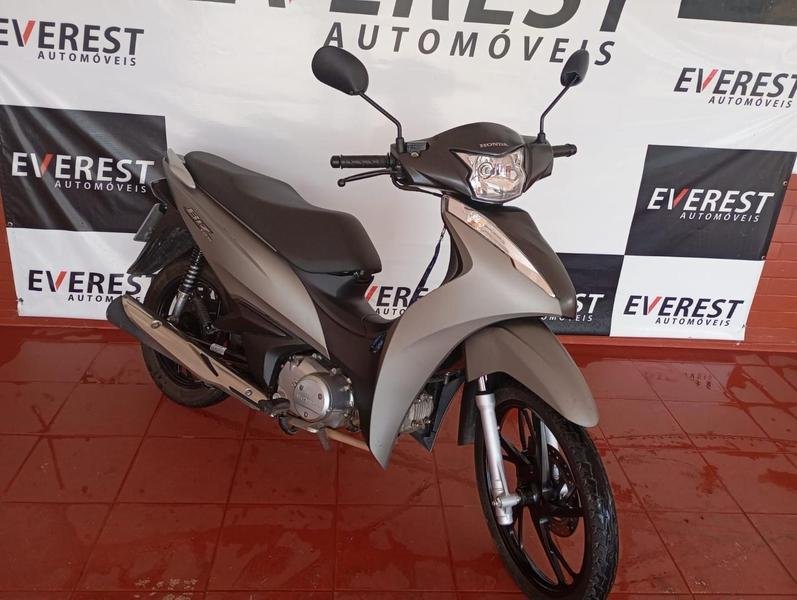 Honda BIZ 125 KS/ 125 KS FLEX  na cor Prata em Curitiba / PR - 55289