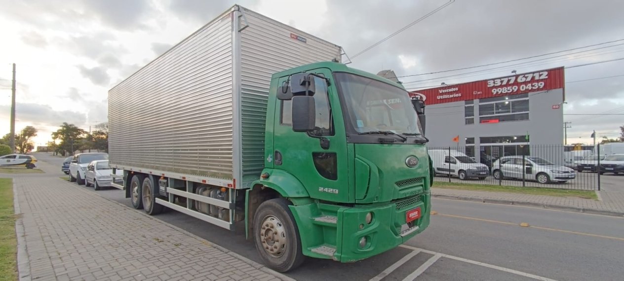 Ford CARGO 2429 E 6x2 Turbo 2p (diesel)(E5) na cor Verde em Curitiba / PR - 55740