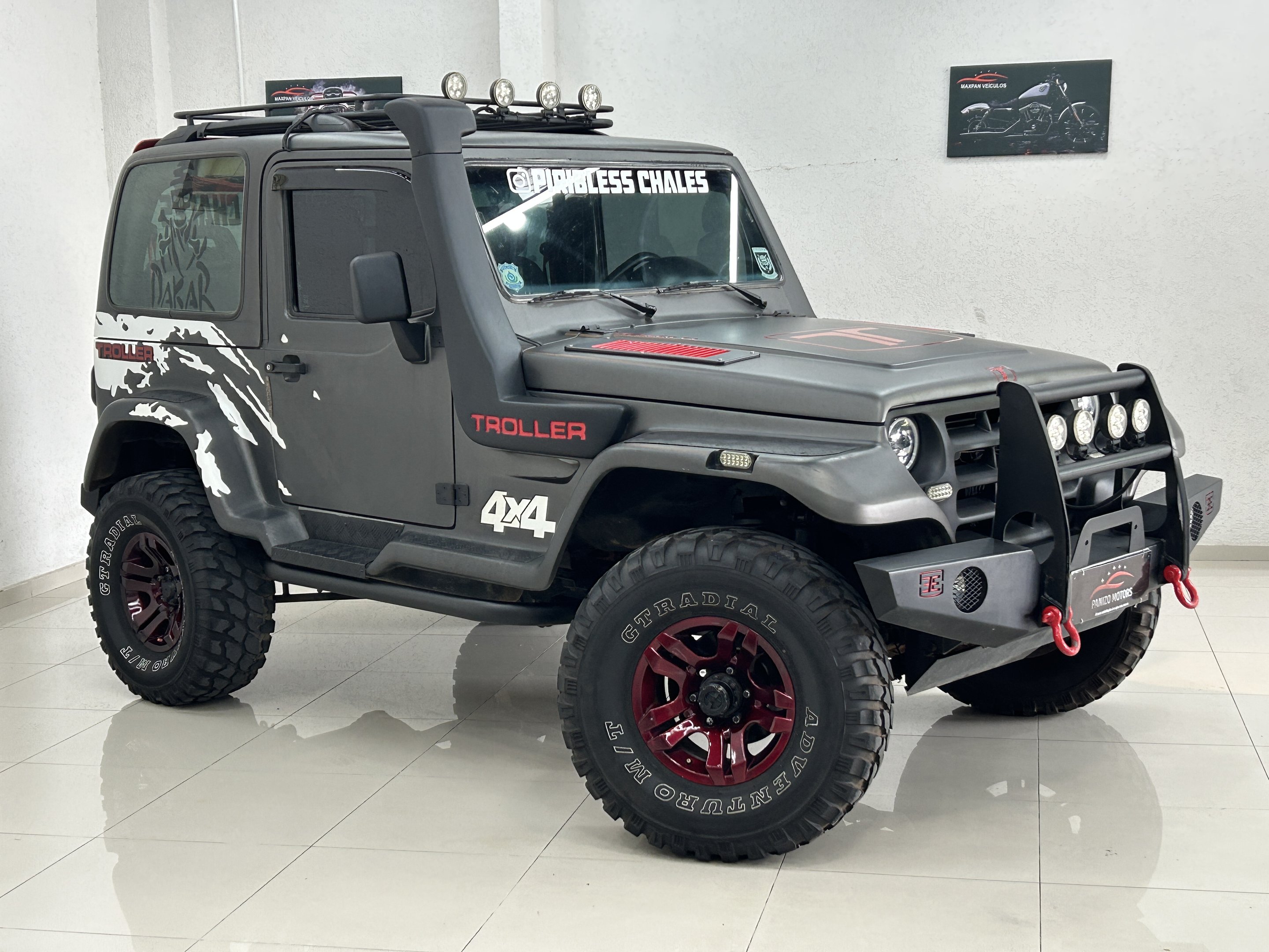 Troller T-4 4x4 3.0 TB Int. Cap. Rígida Diesel na cor Cinza em Curitiba / PR - 55790