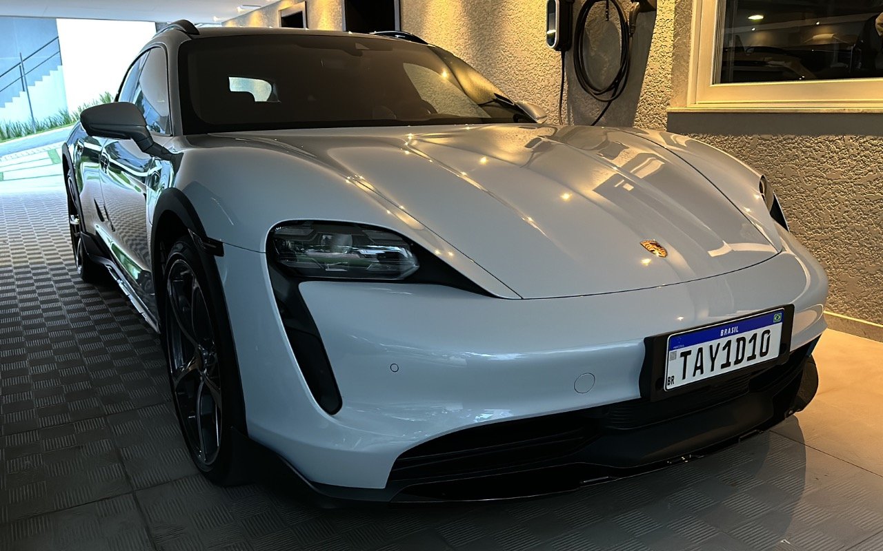 Porsche Taycan 4S Cross Turismo (Elétrico) na cor Cinza em Curitiba / PR - 56179