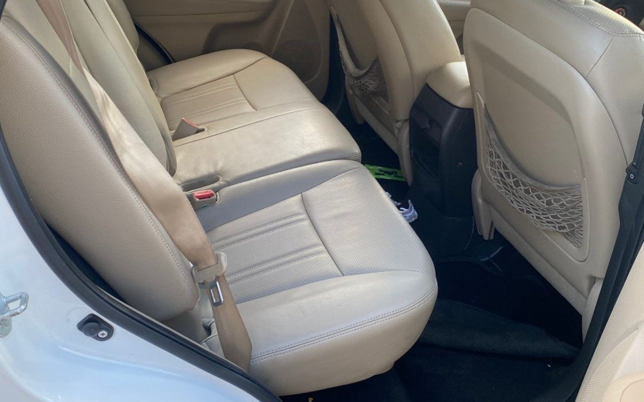 Kia Sorento 2.4 16V 4x2 Aut. na cor Branco em Jaraguá do Sul / SC - 56366