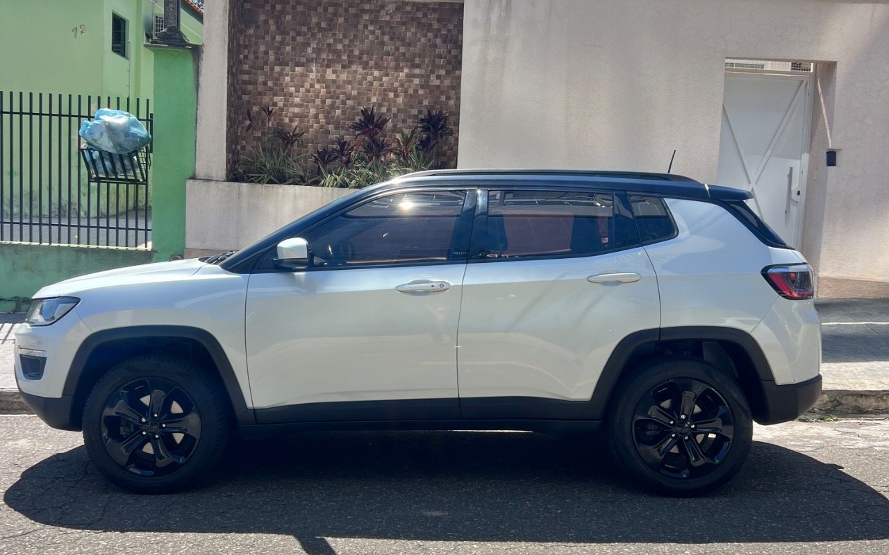 imagem de LONGITUDE 2.0 4x4 Dies. 16V Aut.