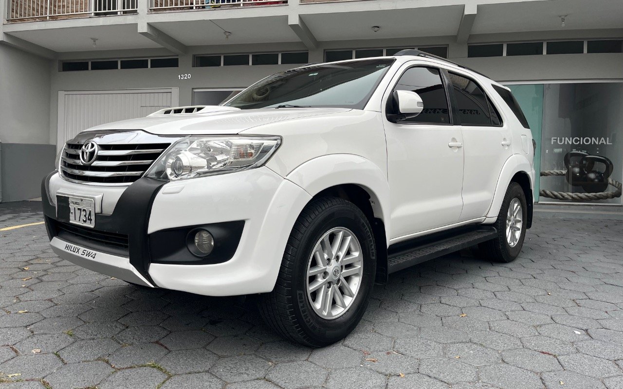 imagem de SW4 SRV D4-D 4x4 3.0 TDI Dies. Aut