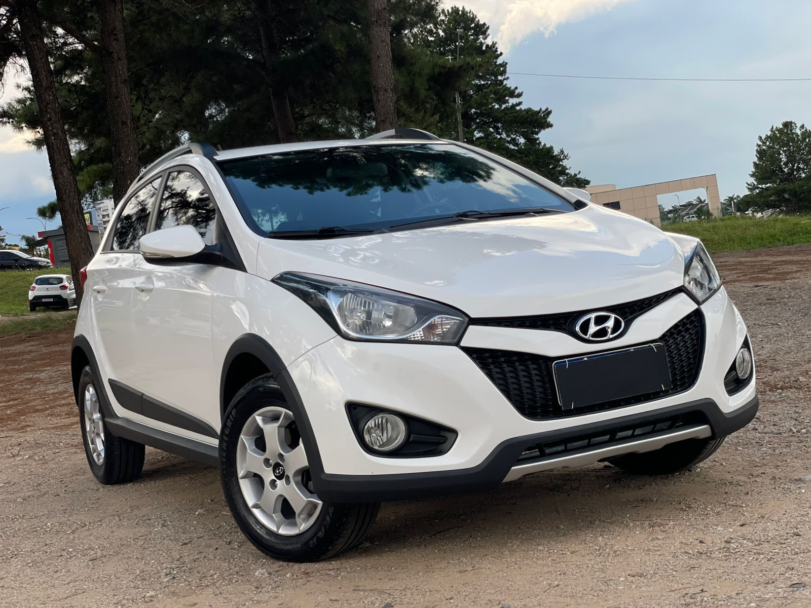 Hyundai HB20X Premium 1.6 Flex 16V Aut. na cor Branco em Pinhais / PR - 5873