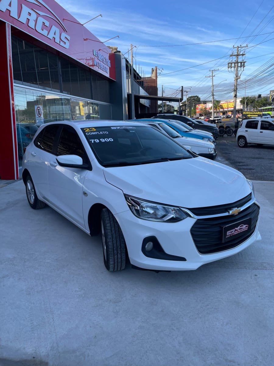 Chevrolet ONIX HATCH LT 1.0 12V TB Flex 5p Mec. na cor Branco no Cachoeirinha / RS - 6116