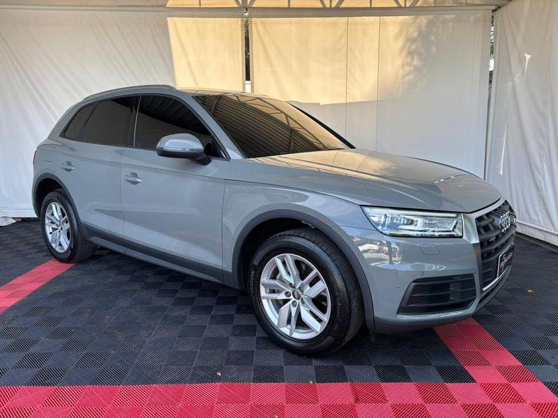 Audi Q5 Black 2.0 TFSI Quattro S tronic na cor Cinza em Curitiba / PR - 638