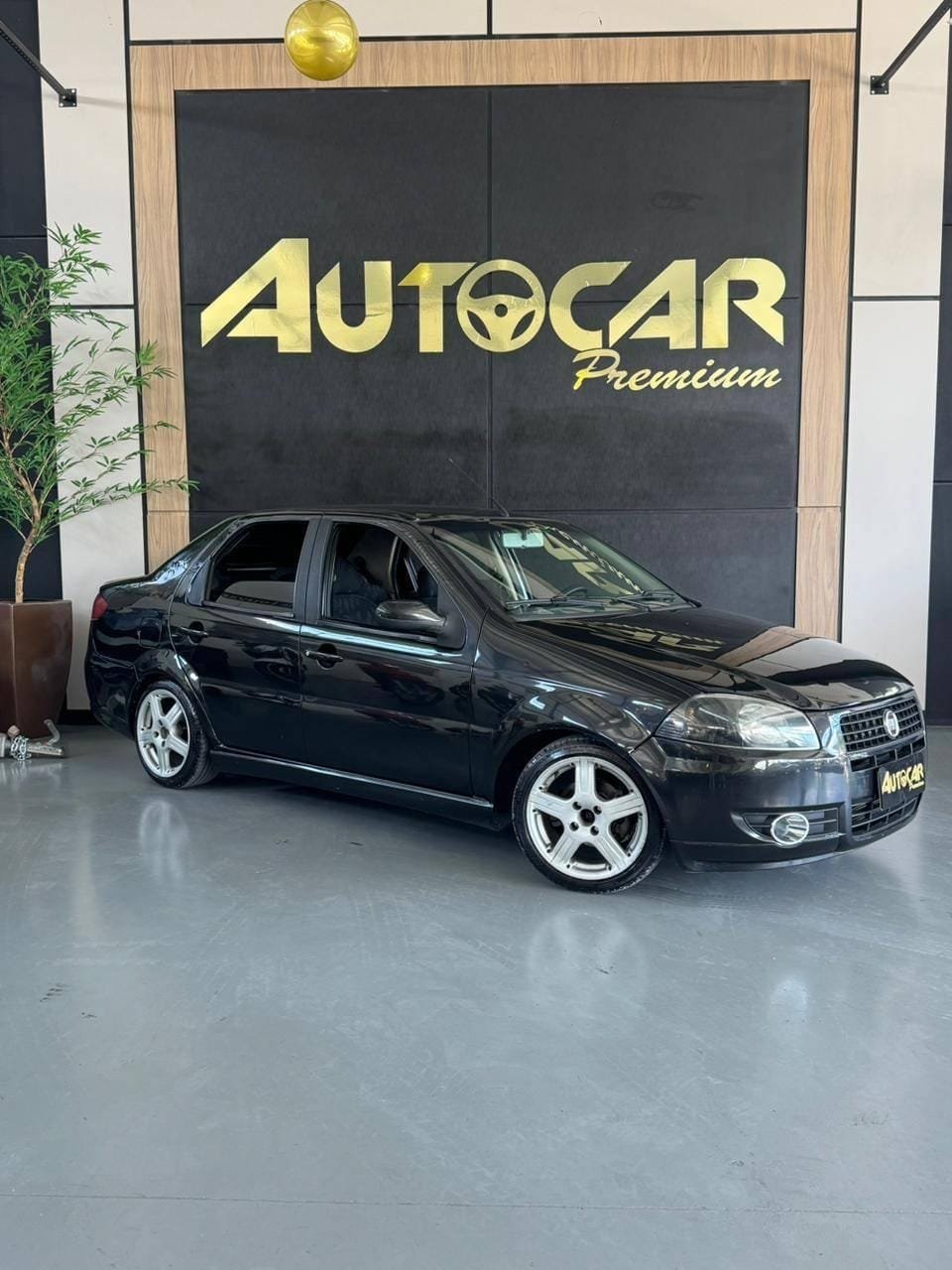 Fiat Grand Siena 1.0 EVO Flex 8V 4p na cor Preto em Jaraguá do Sul / SC - 6389