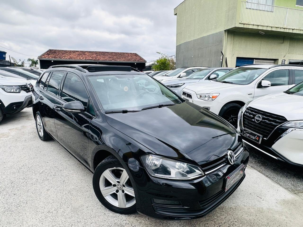 Volkswagen Golf Variant Comfortline 1.4 TSI Mec. na cor Preto em Pinhais / PR - 6508