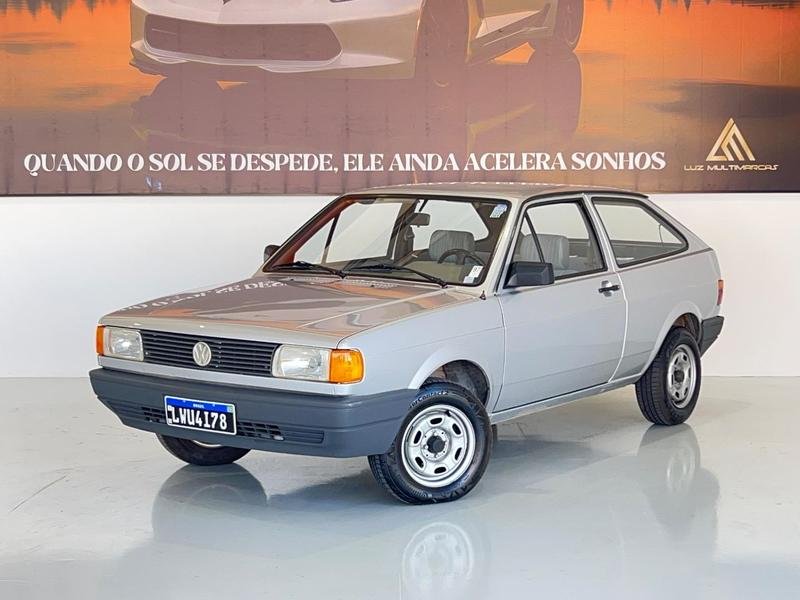 Volkswagen Gol 1000 (modelo antigo) na cor Prata em Campo Largo / PR - 6594