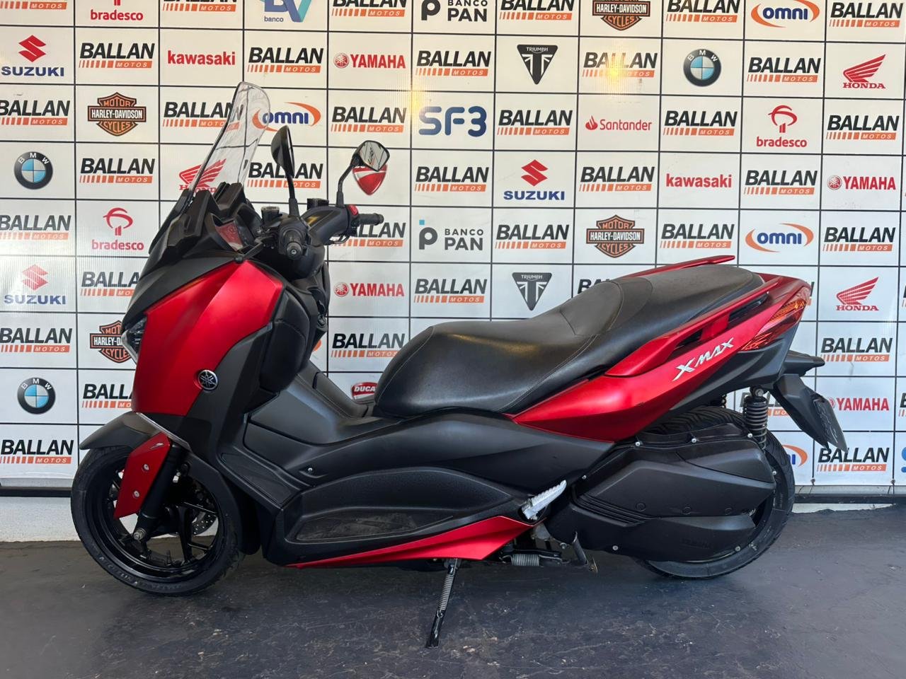 Audi Q3 Black S Line 1.4 TFSI S-tronic na cor Vermelho em Londrina / PR - 6960