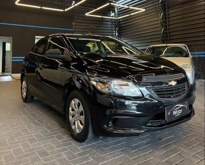 Chevrolet Onix HATCH Joy 1.0 8V Flex 5p Mec. na cor Preto em Curitiba / PR - 7311