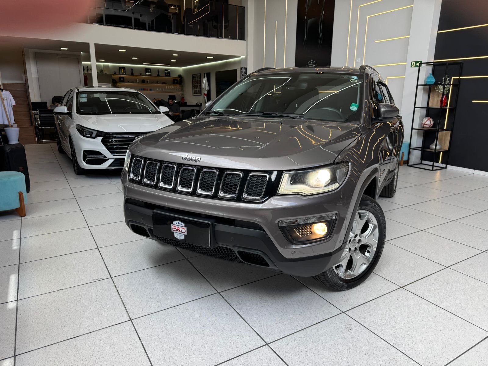 Jeep Compass LONGITUDE 2.0 4x4 Dies. 16V Aut. na cor Cinza em Curitiba / PR - 7321