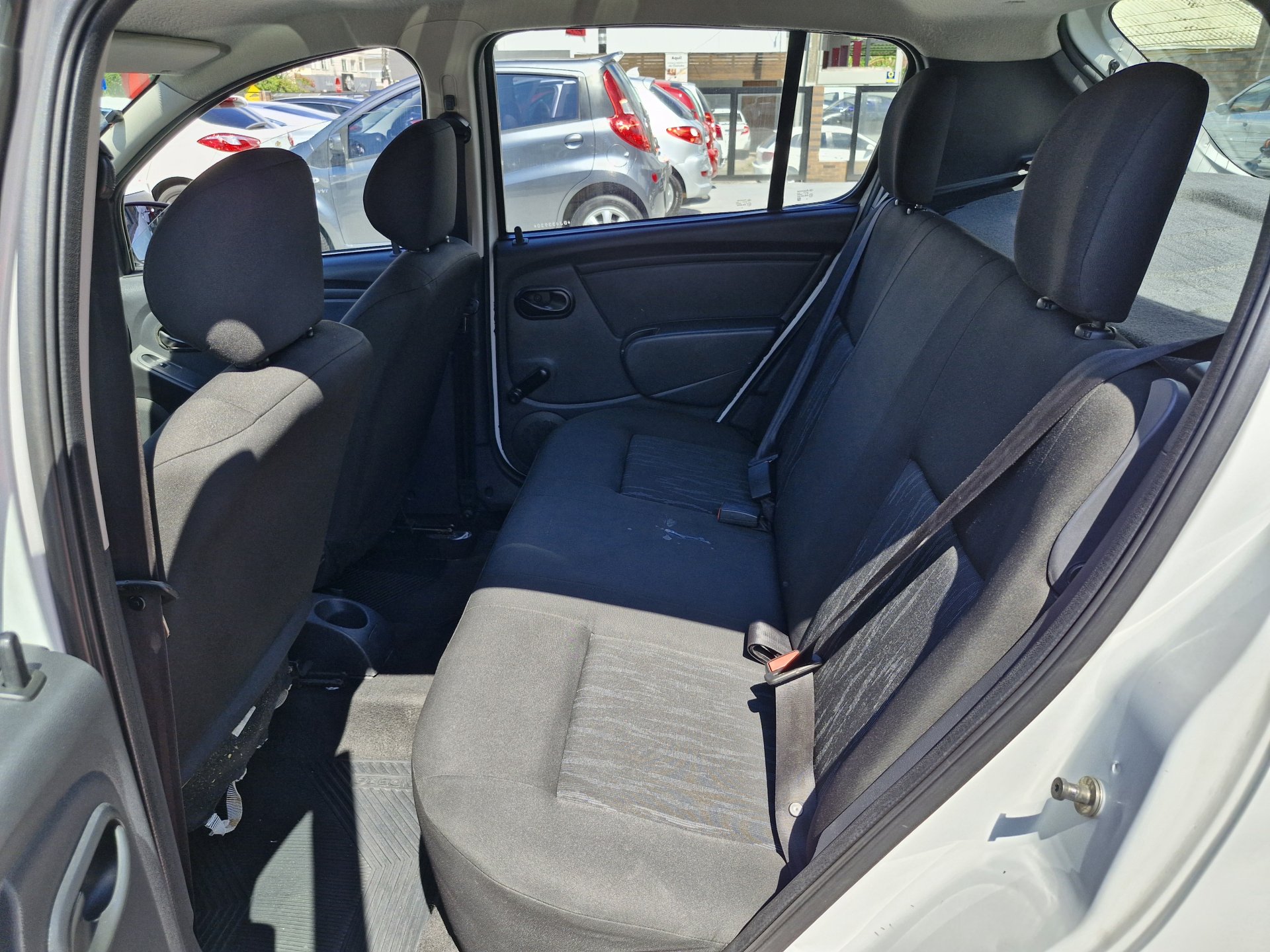 Renault Sandero Authentique Hi-Flex 1.0 16V 5p na cor Branco em Palhoça / SC - 763890