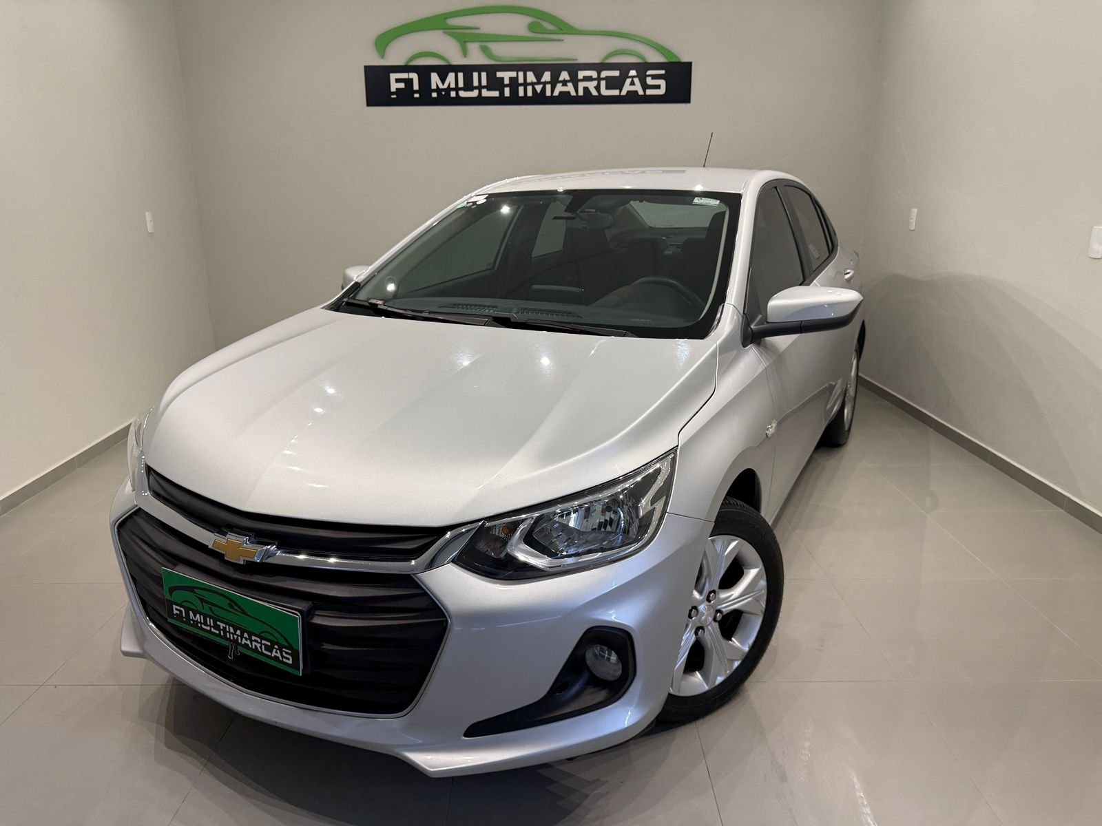 Chevrolet Onix HATCH LTZ 1.4 8V FlexPower 5p Mec. na cor Cinza em Joinville / SC - 764414