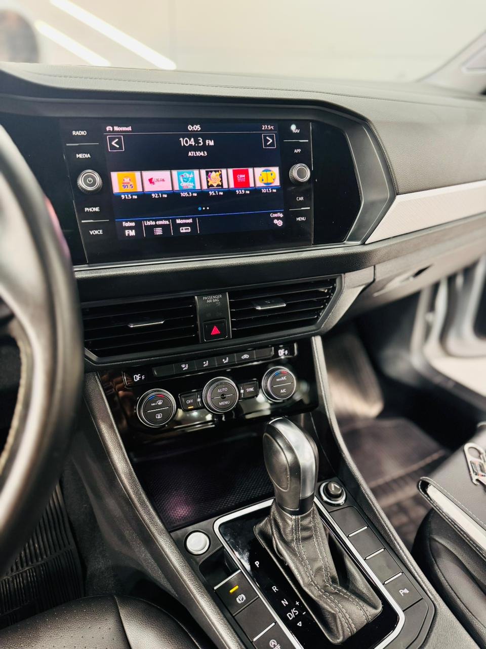 Volkswagen Jetta R-Line 250 TSI 1.4 Flex 16V Aut. na cor Cinza em Joinville / SC - 765831