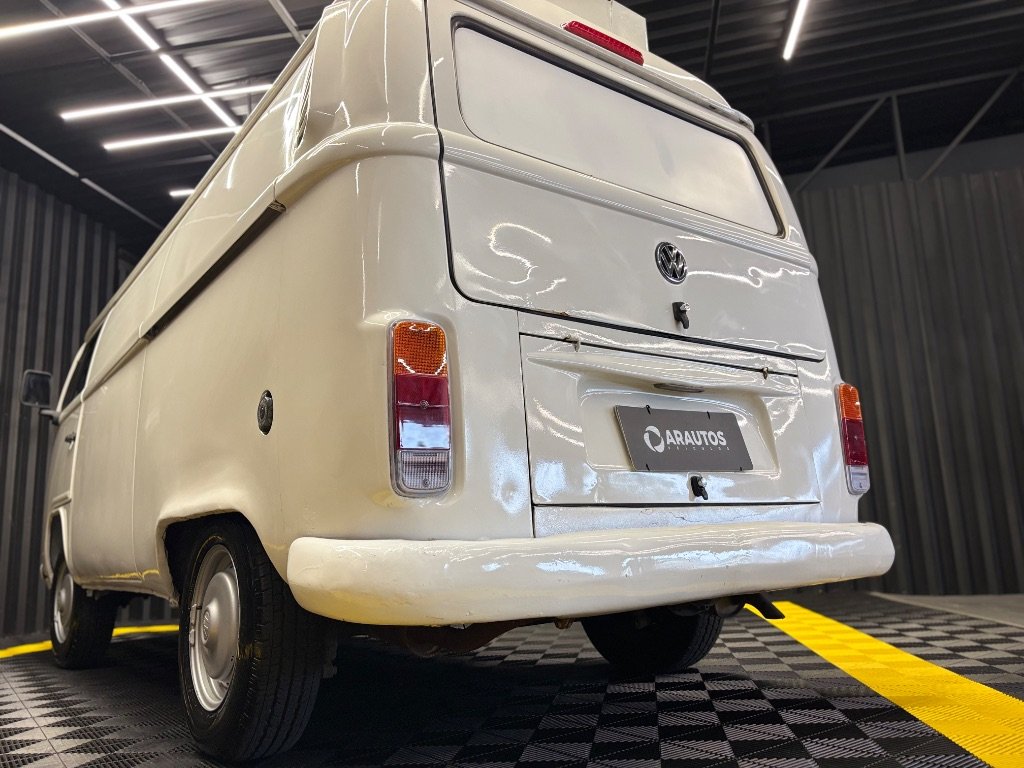 Volkswagen Kombi Furgão 1.4 Mi Total Flex 8V na cor Branco em Florianópolis / SC - 766353