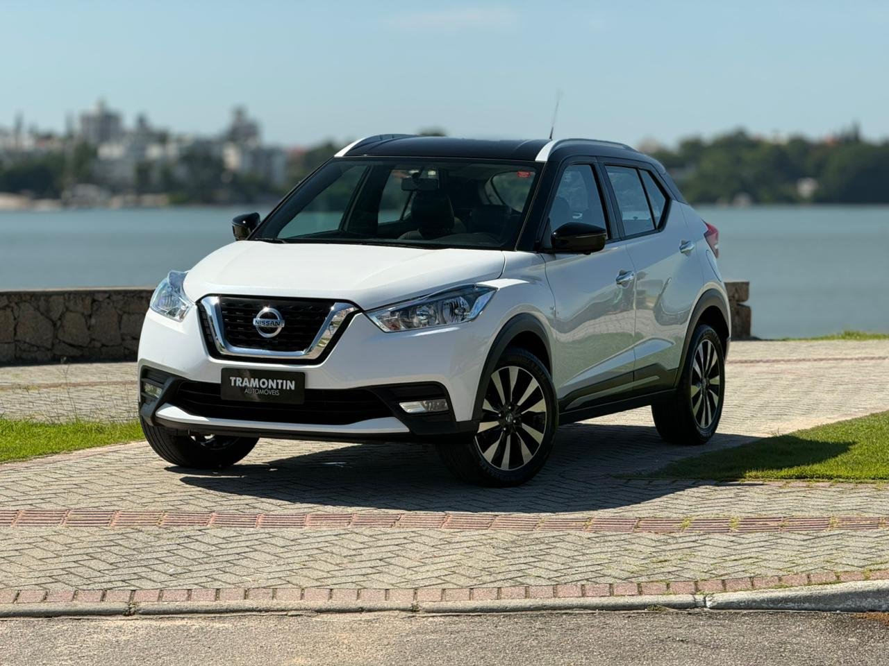 Nissan KICKS S 1.6 16V FlexStar 5p Mec. na cor Branco em São José / SC - 767145