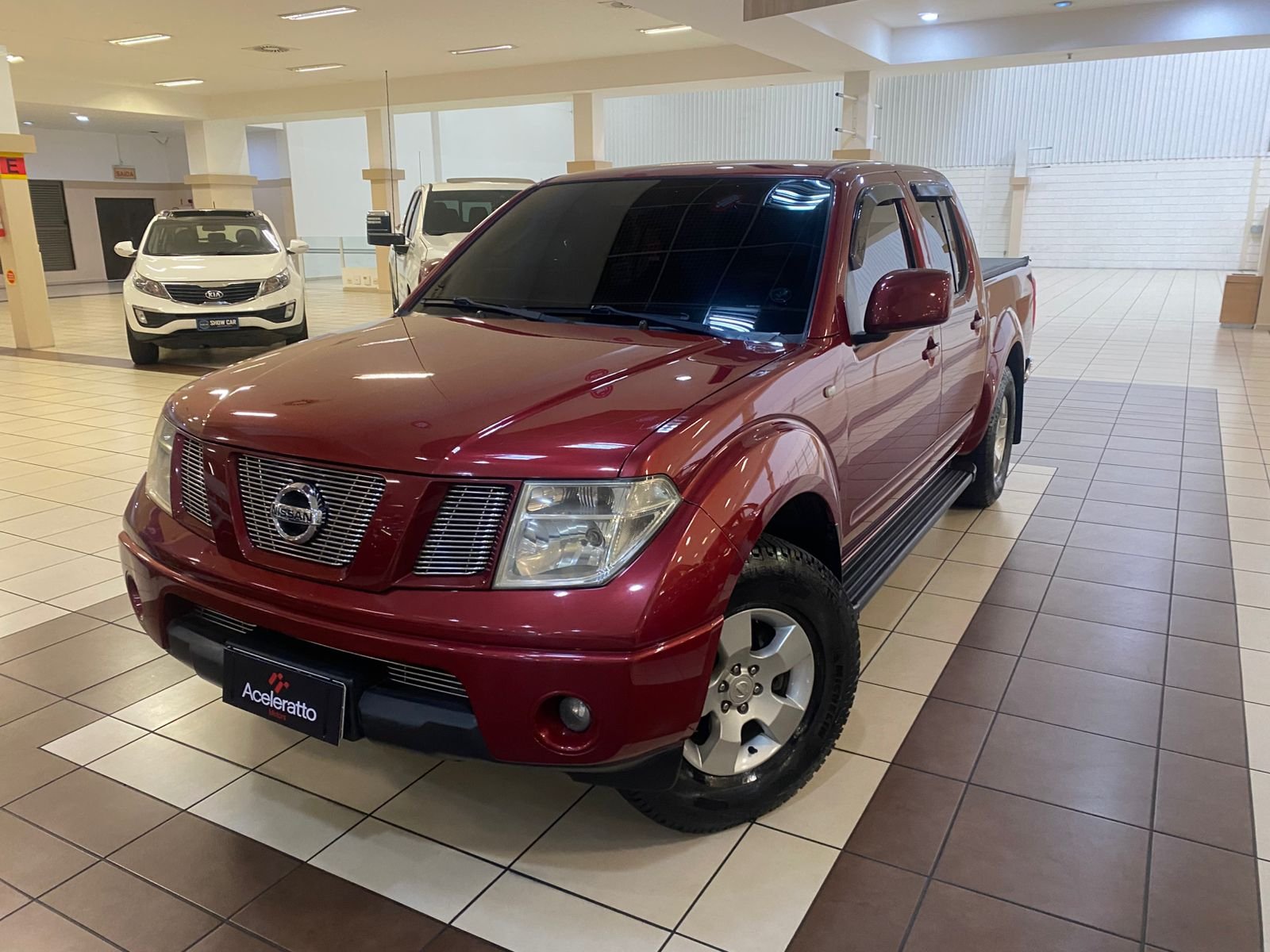 Nissan Frontier XE CS 4x2 2.8 TB Interc. Dies. na cor Vermelho em São José / SC - 770600