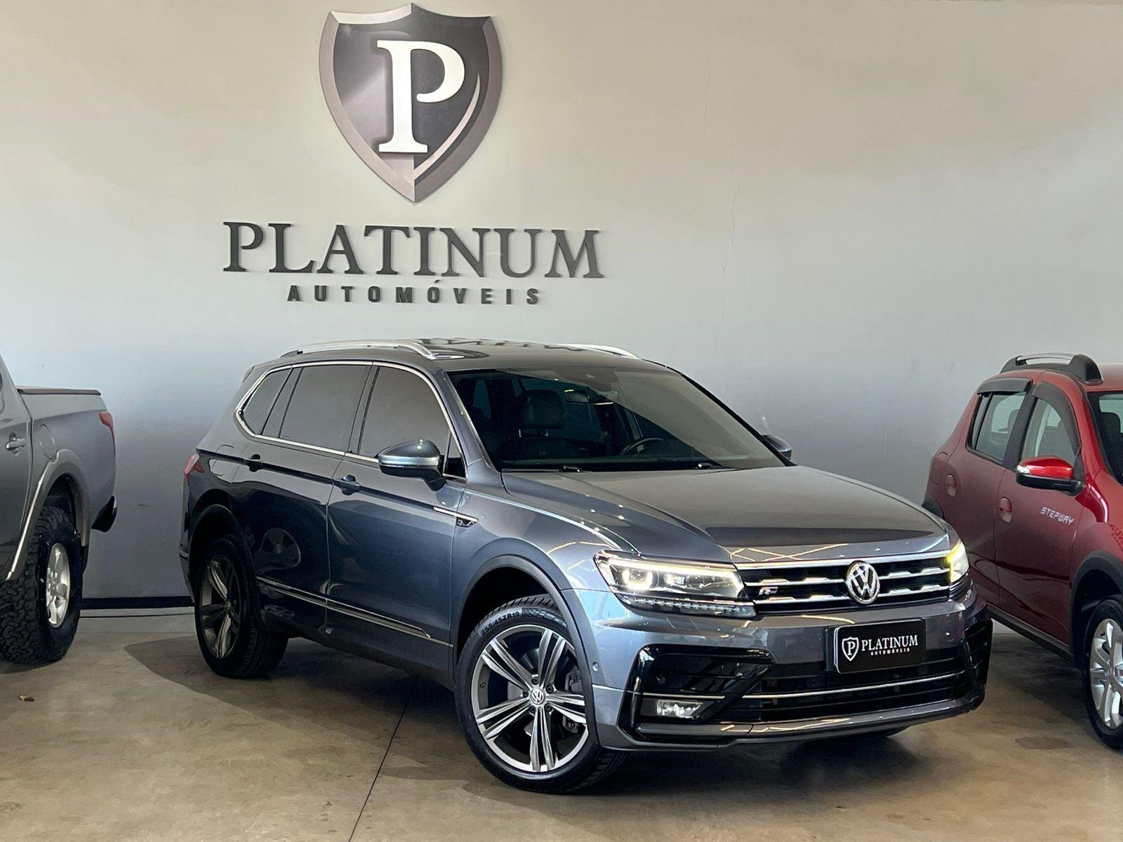 Volkswagen Tiguan Allspac R-Line 350 TSI 2.0 4x4 na cor Cinza em Palhoça / SC - 772053