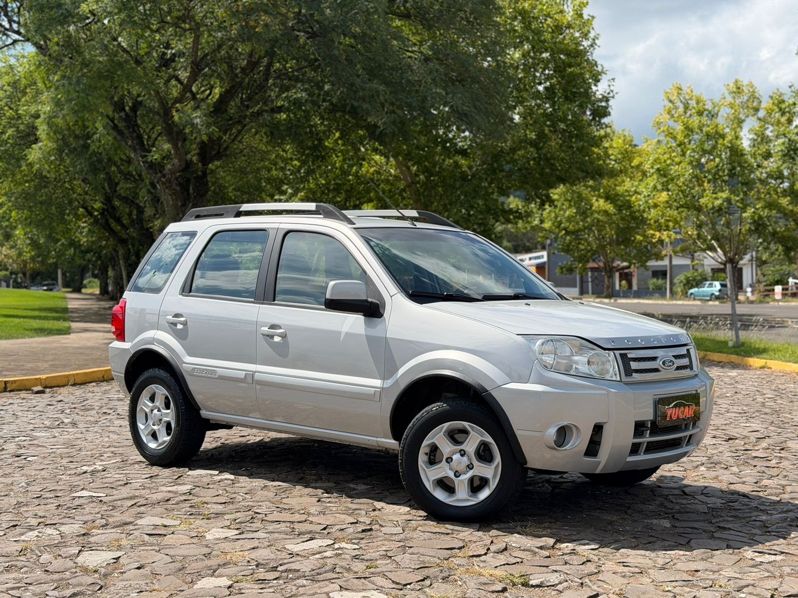 Ford EcoSport XLT 2.0/ 2.0 Flex 16V 5p Aut. na cor Cinza no Dois Irmãos / RS - 777877