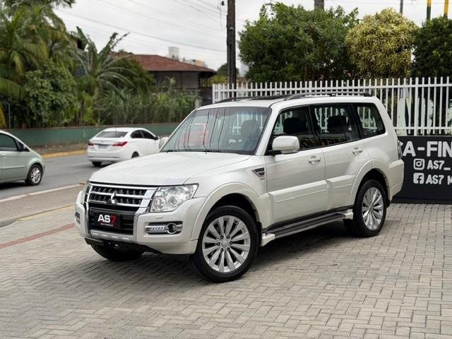 Mitsubishi Pajero HPE Full 3.2 4x4 T.I.Dies. 5p Aut na cor Branco em Joinville / SC - 778185