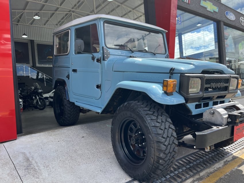 Toyota Bandeirante Jipe Cap.de Aço Chas. Curto Diesel na cor Azul em Ponta Grossa / PR - 778235